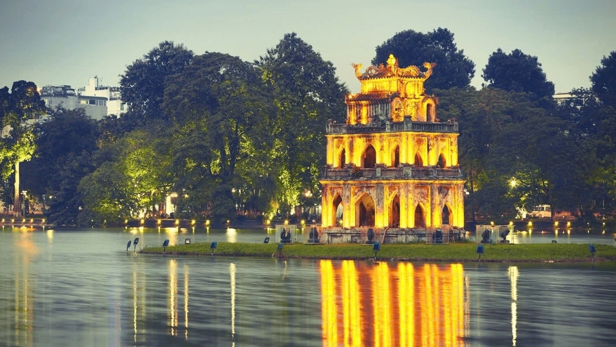 Khám phá Hà Nội "viên ngọc đô thị" giữa lòng miền Bắc Việt Nam