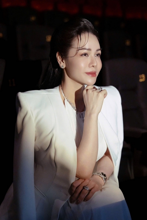 Nhật Kim Anh đa tài, sống bình yên bên hai con