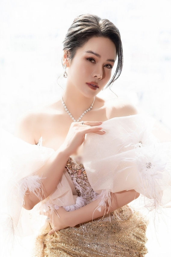 Nhật Kim Anh đa tài, sống bình yên bên hai con