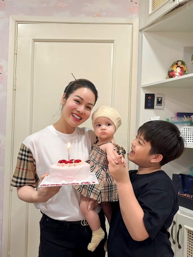 Nhật Kim Anh đa tài, sống bình yên bên hai con