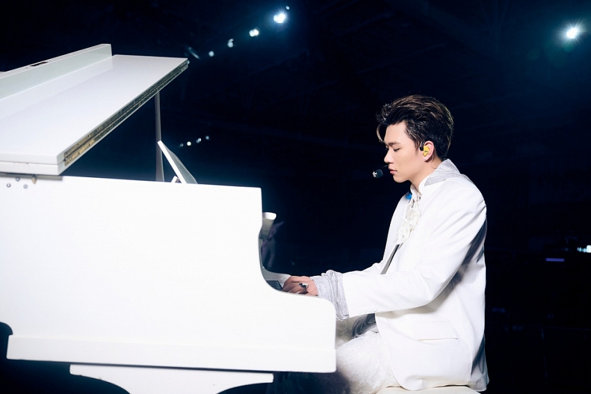 Cuộc sống của ‘anh trai’ Dương Domic trước tin đồn hẹn hò