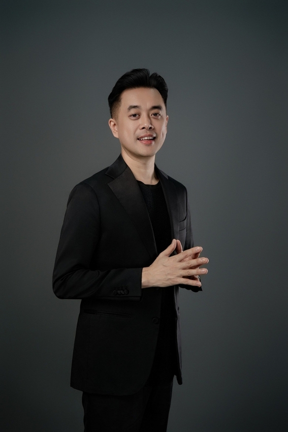 Hơn một thập kỷ làm nghề tại Việt Nam của nhạc sĩ Dương Khắc Linh