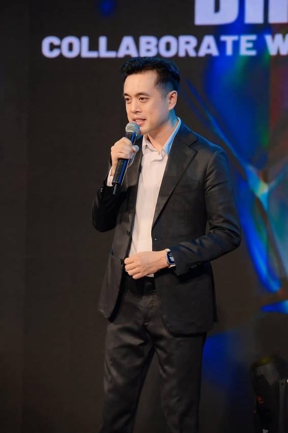 Hơn một thập kỷ làm nghề tại Việt Nam của nhạc sĩ Dương Khắc Linh