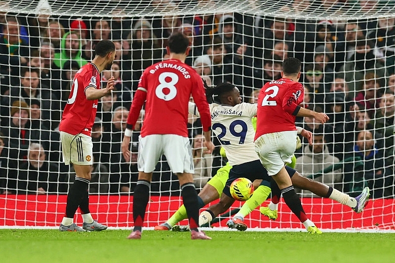 Man Utd bị la ó, chỉ trích dữ dội khi gây thất vọng tại Old Trafford