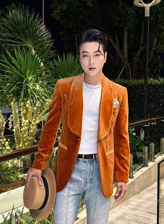 TiTi của nhóm HKT tạm ngưng ca hát để chăm sóc sức khỏe