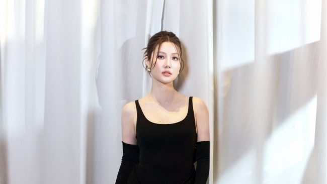 Diễm My 9X tuổi 35 khoe nhan sắc gái một con rạng rỡ