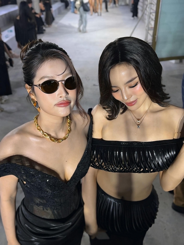 Kỳ Duyên khoe vòng eo siêu thực, gợi cảm hết nấc khi sóng đôi cùng Thiên Ân Kỳ Duyên khoe vòng eo siêu thực, gợi cảm hết nấc khi sóng đôi cùng Thiên Ân