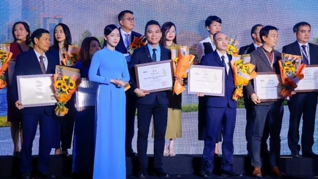 Herbalife Việt Nam được  vinh danh Top 100 Doanh Nghiệp Bền Vững Việt Nam 2025