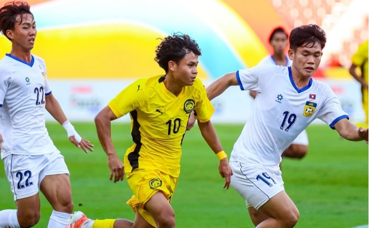 Hạ đẹp U22 Lào, tuyển Malaysia "vượt mặt" U22 Việt Nam