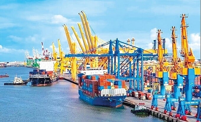 Động lực thương mại – dịch vụ giữ nhịp tăng trưởng, xuất nhập khẩu bứt phá mạnh cuối năm Động lực thương mại – dịch vụ giữ nhịp tăng trưởng, xuất nhập khẩu bứt phá mạnh cuối năm