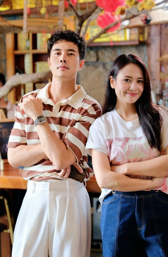 “Dũng con bác Bơ” Đức Hiếu xả vai khoe hình thể nam thần cuồn cuộn “Dũng con bác Bơ” Đức Hiếu xả vai khoe hình thể nam thần cuồn cuộn