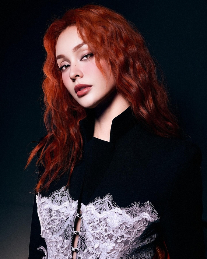 “Bông hồng lai” MLee quyến rũ, đa sắc và đầy khí chất ở tuổi 33 “Bông hồng lai” MLee quyến rũ, đa sắc và đầy khí chất ở tuổi 33