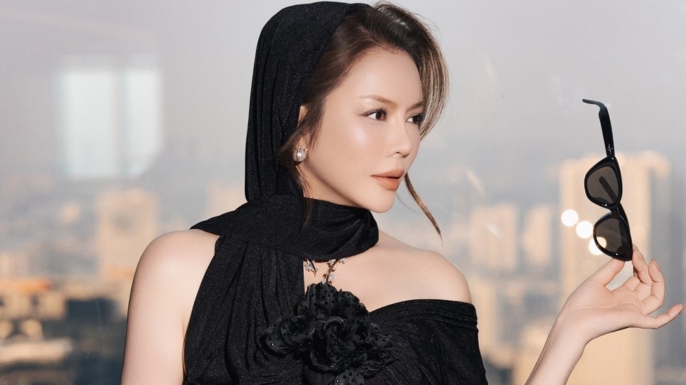 Lý Nhã Kỳ đẹp kiêu sa tại sự kiện thời trang