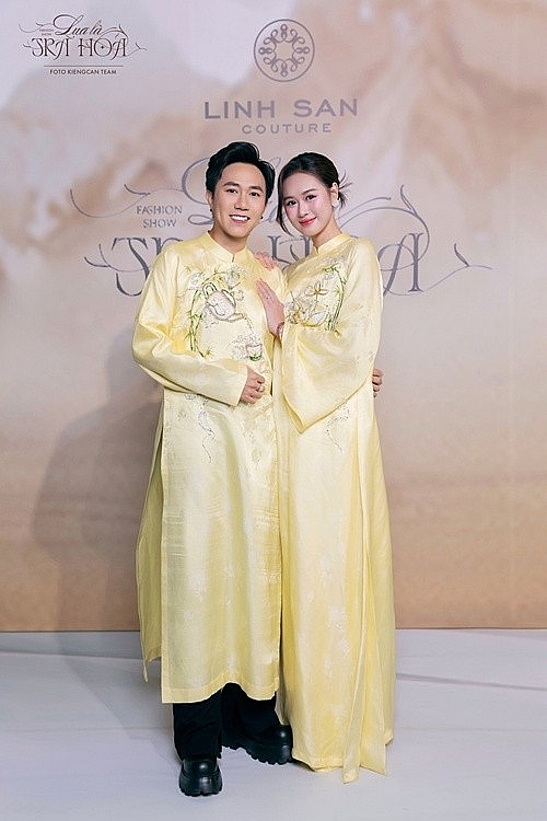 Phong cách thời trang ăn ý của vợ chồng diễn viên Anh Đức Phong cách thời trang ăn ý của vợ chồng diễn viên Anh Đức