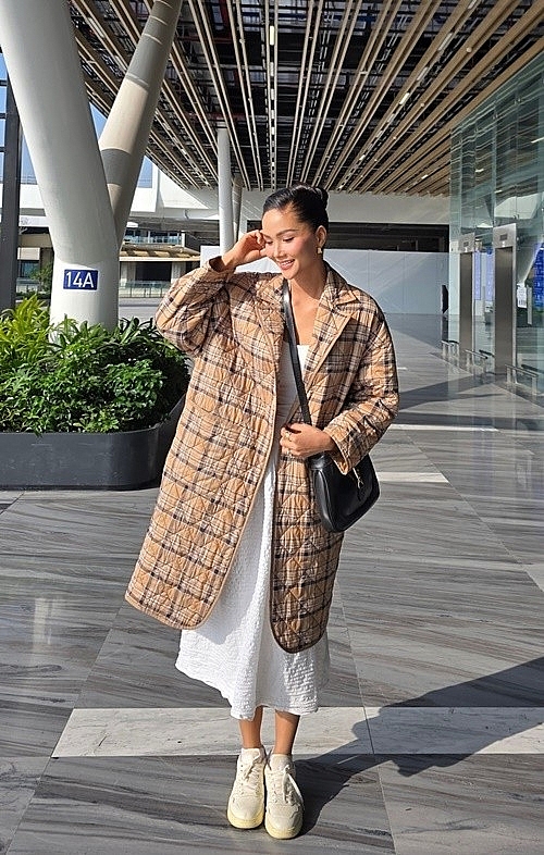 Hoa hậu H’hen Niê được chồng giúp chỉnh sửa phục trang tại sự kiện