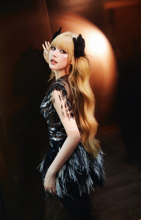 Diện mạo qua 'cam thường' của Xoài Non làm netizen 'đứng hình'