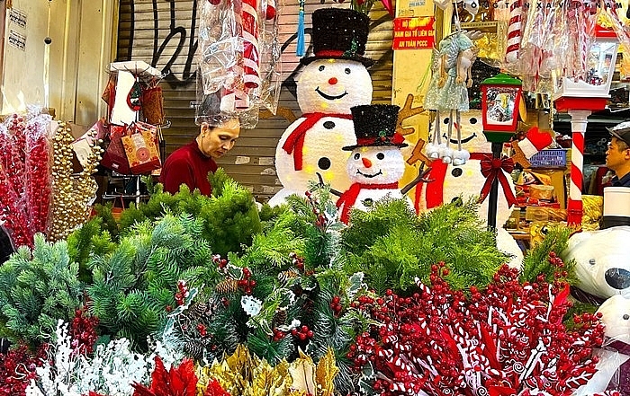 Phố Hàng Mã lộng lẫy mùa Giáng sinh, sức mua Phố Hàng Mã lộng lẫy mùa Giáng sinh, sức mua