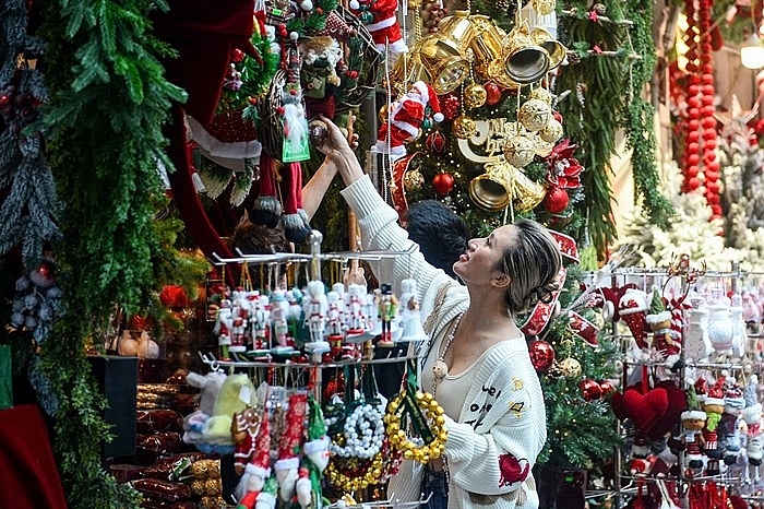 Phố Hàng Mã lộng lẫy mùa Giáng sinh, sức mua Phố Hàng Mã lộng lẫy mùa Giáng sinh, sức mua