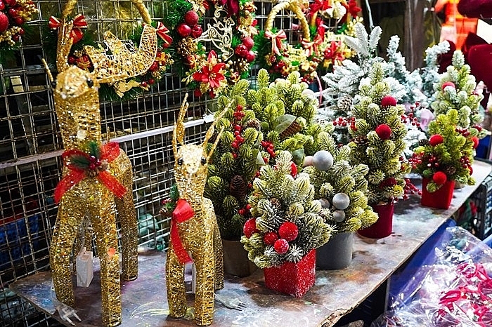 Phố Hàng Mã lộng lẫy mùa Giáng sinh, sức mua Phố Hàng Mã lộng lẫy mùa Giáng sinh, sức mua