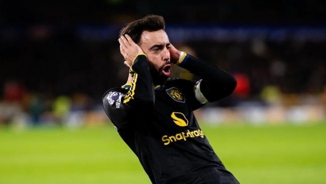 Kiến tạo như máy, Bruno Fernandes chung thành tích với Salah