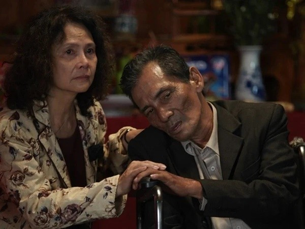 "Nữ hoàng ảnh lịch" Diễm My tiếc thương nghệ sĩ Thương Tín "Nữ hoàng ảnh lịch" Diễm My tiếc thương nghệ sĩ Thương Tín