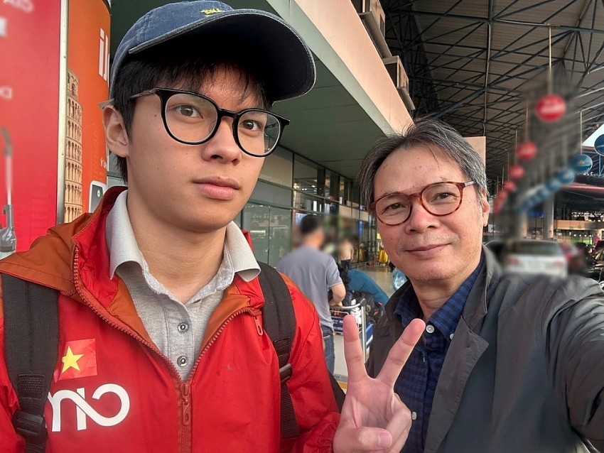 Đạo diễn Trần Lực cùng con trai đóng phim điện ảnh Đạo diễn Trần Lực cùng con trai đóng phim điện ảnh