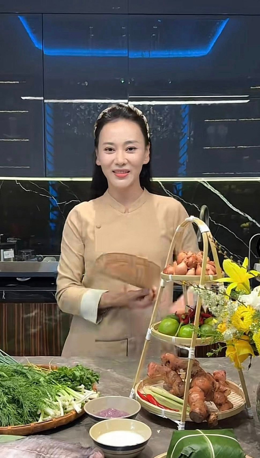 Phương Oanh bất ngờ xuất hiện sau biến cố gia đình, vẻ thoáng buồn gây chú ý