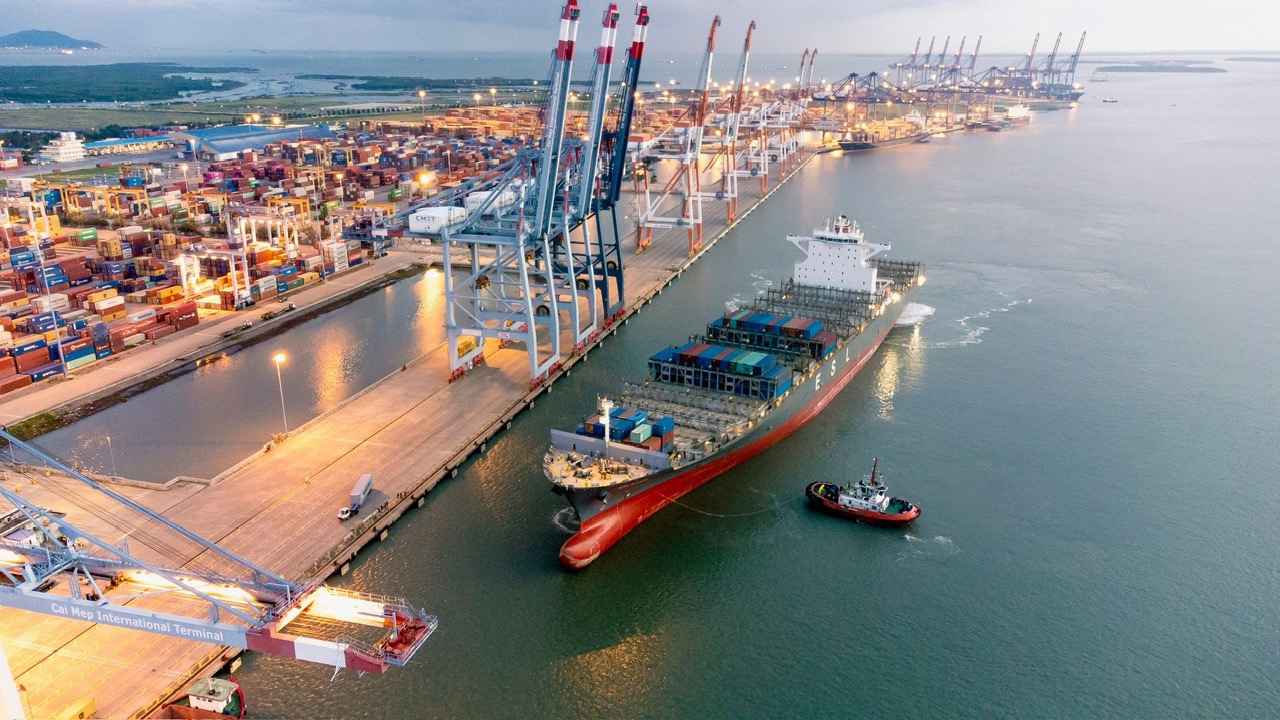 Logistics Việt Nam vươn mình cùng nền kinh tế số và thách thức Net-Zero Logistics Việt Nam vươn mình cùng nền kinh tế số và thách thức Net-Zero