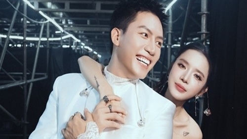 LyLy - Anh Tú dính như hình với bóng, được fan 'đẩy thuyền'