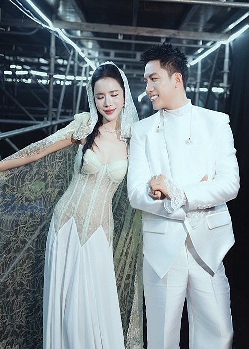 LyLy - Anh Tú dính như hình với bóng, được fan 'đẩy thuyền' LyLy - Anh Tú dính như hình với bóng, được fan 'đẩy thuyền'