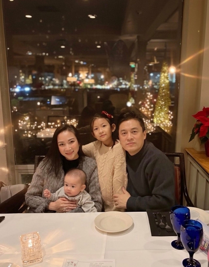 Lam Trường và hôn nhân viên mãn bên vợ trẻ kém 17 tuổi Lam Trường và hôn nhân viên mãn bên vợ trẻ kém 17 tuổi