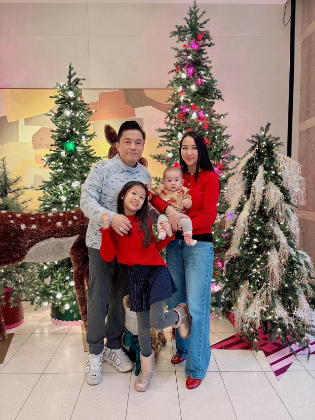 Lam Trường và hôn nhân viên mãn bên vợ trẻ kém 17 tuổi Lam Trường và hôn nhân viên mãn bên vợ trẻ kém 17 tuổi