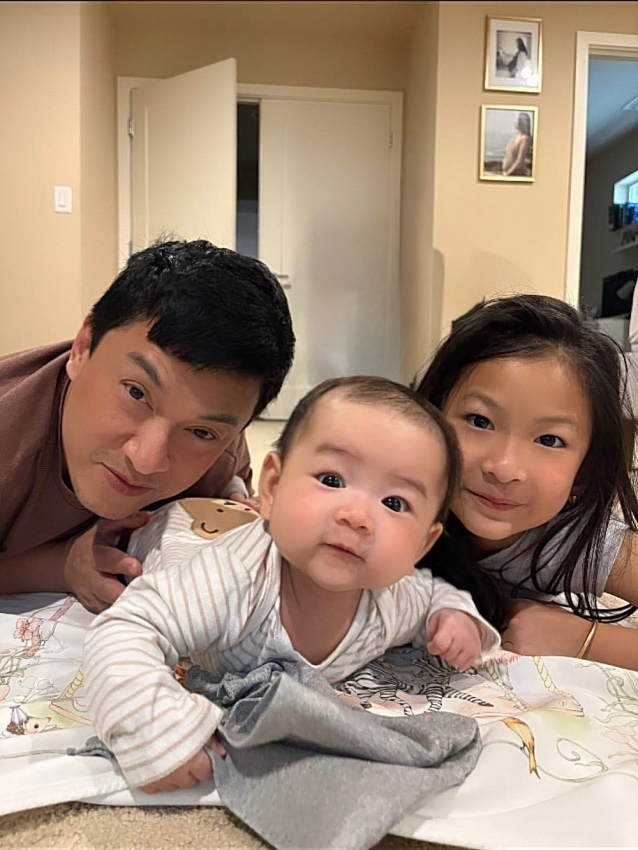 Lam Trường và hôn nhân viên mãn bên vợ trẻ kém 17 tuổi Lam Trường và hôn nhân viên mãn bên vợ trẻ kém 17 tuổi