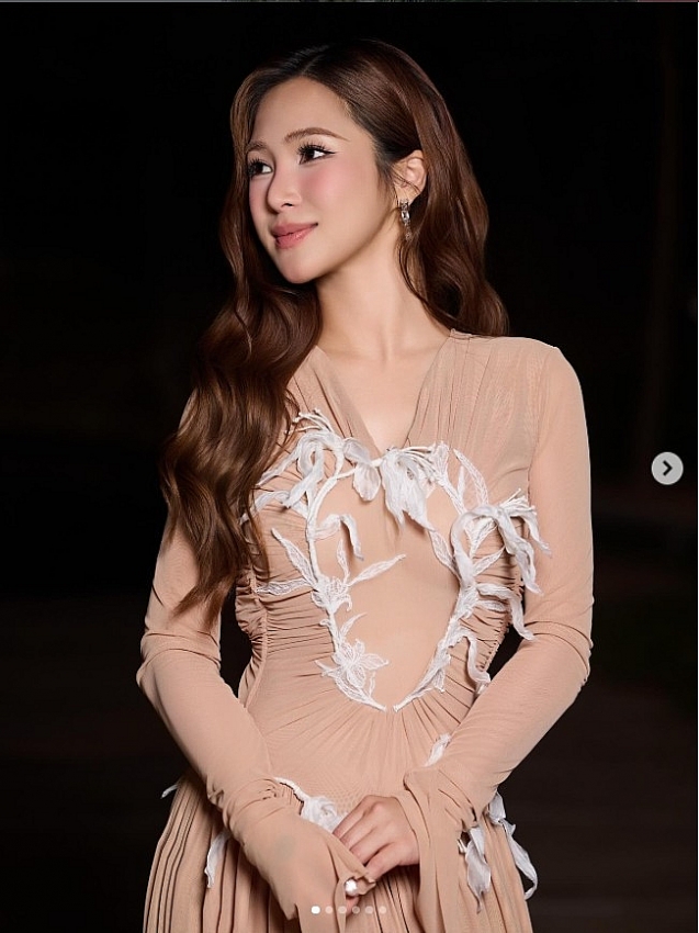 Hương Tràm xinh đẹp, thần thái đỉnh cao trong MV mới Hương Tràm xinh đẹp, thần thái đỉnh cao trong MV mới