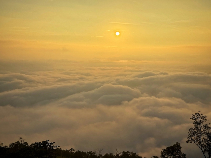 Đồn Đèn điểm chạm mây mới của Thái Nguyên khiến du khách mê mẩn