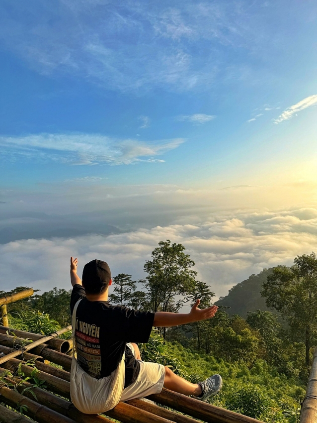 Đồn Đèn điểm chạm mây mới của Thái Nguyên khiến du khách mê mẩn