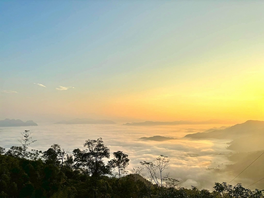 Đồn Đèn điểm chạm mây mới của Thái Nguyên khiến du khách mê mẩn