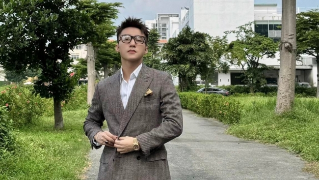 Sơn Tùng M-TP có màn “thả thính” làm rụng tim hội chị em