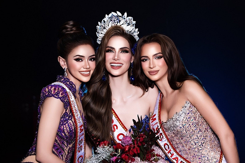 Sắc vóc nổi bật của mỹ nhân 26 tuổi đăng quang Miss Charm 2025 Sắc vóc nổi bật của mỹ nhân 26 tuổi đăng quang Miss Charm 2025