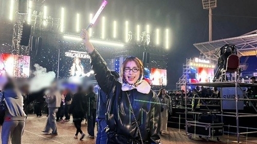 Đức Phúc - Hòa Minzy hào hứng xem concert của ca sĩ Mỹ Tâm