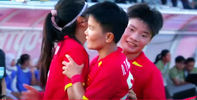 Thắng đậm Indonesia, tuyển nữ Việt Nam vào chung kết SEA Games Thắng đậm Indonesia, tuyển nữ Việt Nam vào chung kết SEA Games