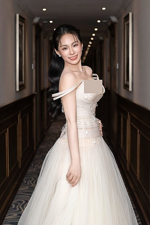 Lương Bích Hữu tươi rói trong ngày nhận bằng tốt nghiệp