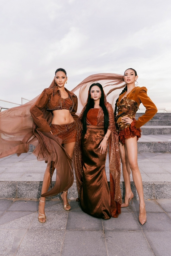 Á hậu Hoàng Thùy hết lời khen ngợi siêu mẫu Võ Hoàng Yến