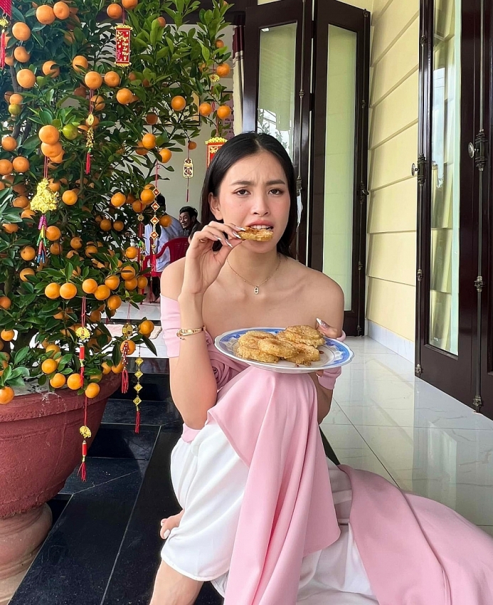 Hoa hậu Tiểu Vy đối mặt với kiếp nạn đặt hàng online Hoa hậu Tiểu Vy đối mặt với kiếp nạn đặt hàng online