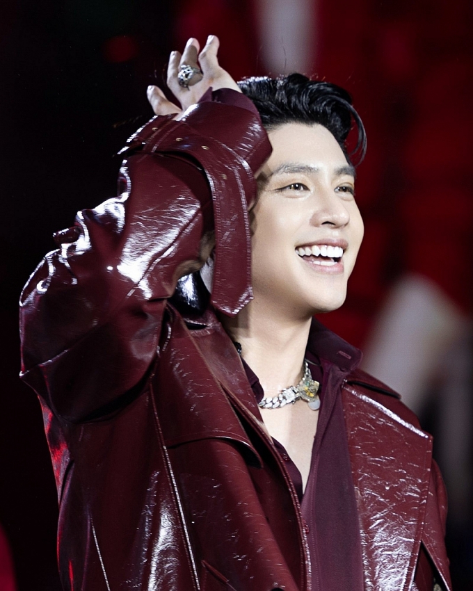 Noo Phước Thịnh U40 điển trai và phong độ khiến fan mê mẩn