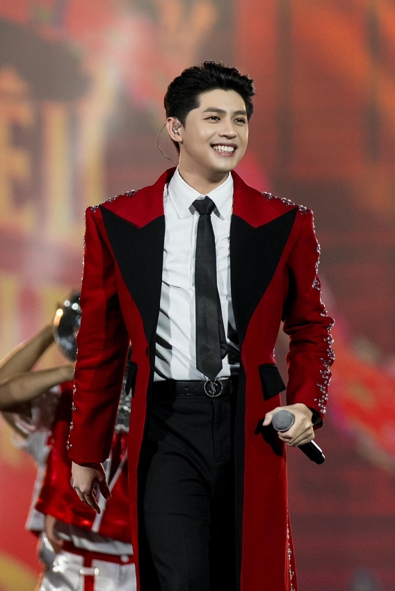 Noo Phước Thịnh U40 điển trai và phong độ khiến fan mê mẩn