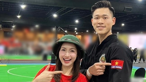 Hòa Minzy - Phương Thanh cổ vũ thể thao Việt Nam ở SEA Games 33