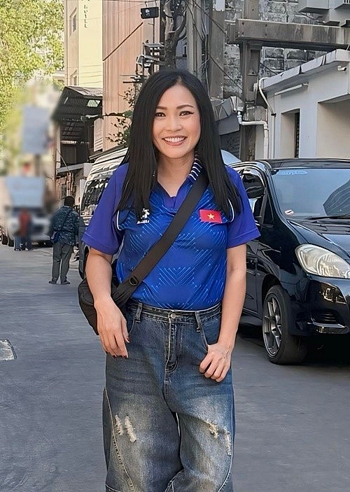 Hòa Minzy - Phương Thanh cổ vũ thể thao Việt Nam ở SEA Games 33