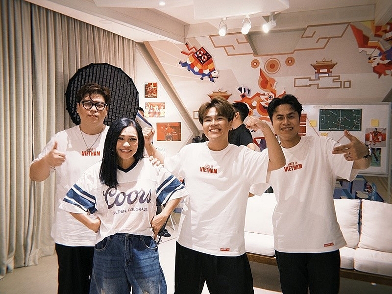 Hòa Minzy - Phương Thanh cổ vũ thể thao Việt Nam ở SEA Games 33