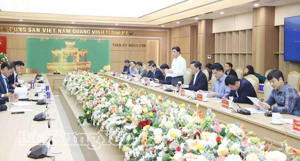 Bí thư Tỉnh ủy Hưng Yên Nguyễn Hữu Nghĩa làm việc với Công ty cổ phần Tập đoàn Trường Hải Bí thư Tỉnh ủy Hưng Yên Nguyễn Hữu Nghĩa làm việc với Công ty cổ phần Tập đoàn Trường Hải